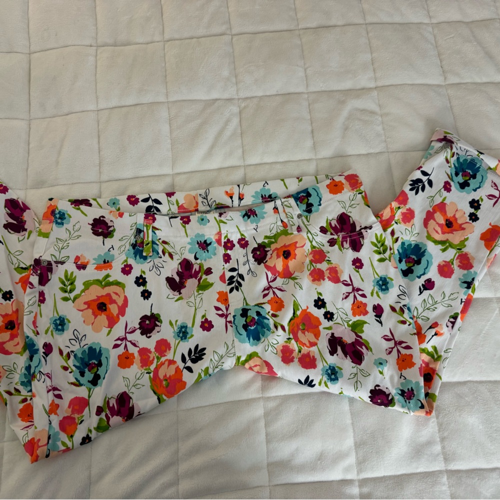 Ladies floral print pants